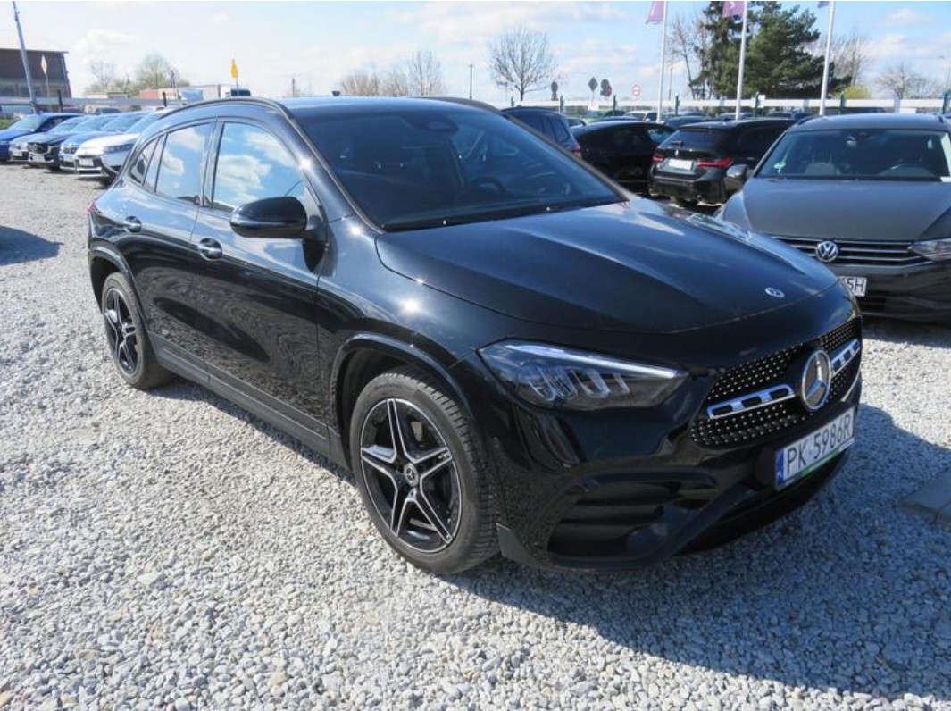 MERCEDES-BENZ GLA 220  1991 ccm / 190 KM